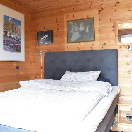 3 Bedroom Gorgeous In Holiday home Jorpeland