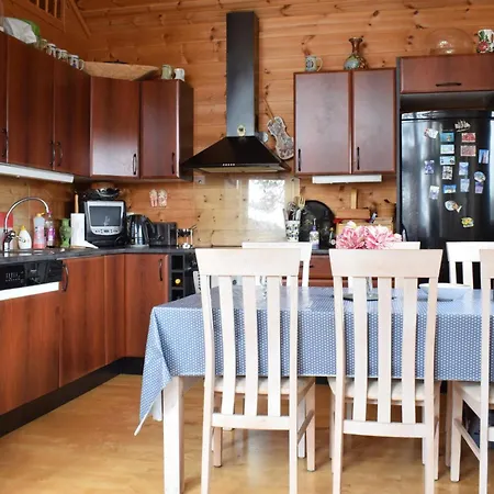 3 Bedroom Gorgeous In Holiday home *